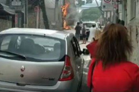 Explosão em transformador provoca incêndio em fiação no Centro de Sorocaba